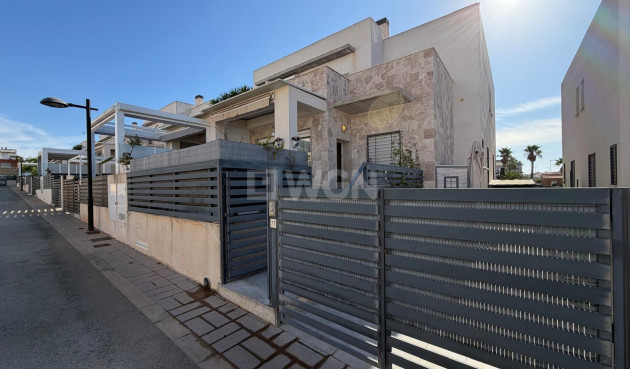 Adosado - Reventa - Torrevieja - aguas nuevas