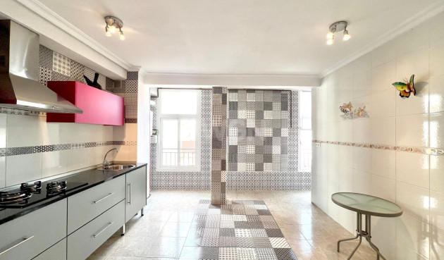 Apartamento / piso - Reventa - Torrevieja - Paseo Maritimo