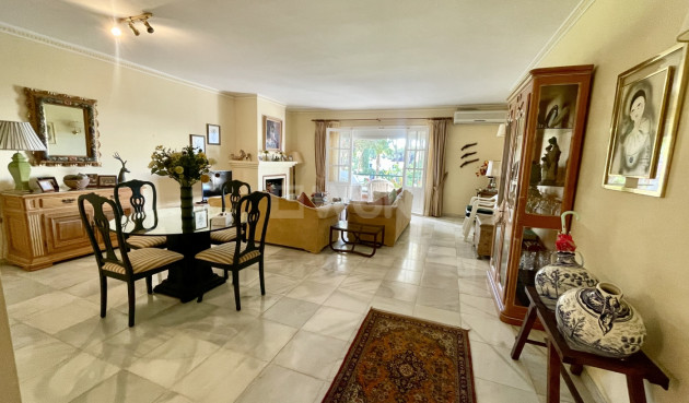 Apartment / flat - Resale - Estepona - Costa del Sol