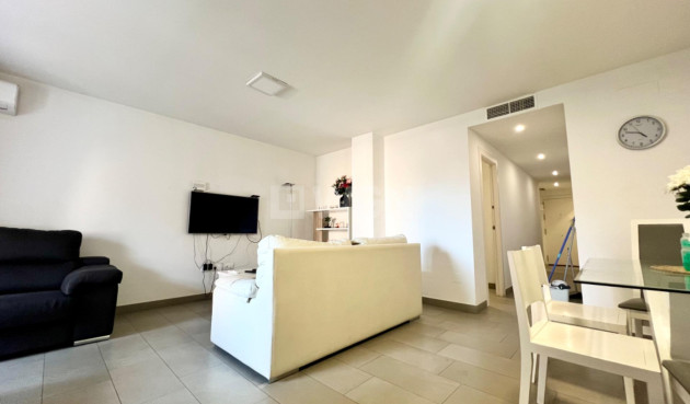 Apartment / flat - Resale - Torrevieja - Centro