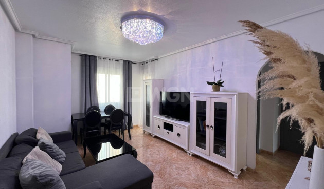 Apartment / flat - Resale - Torrevieja - Centro