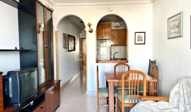 Apartment / flat - Resale - Torrevieja - Centro