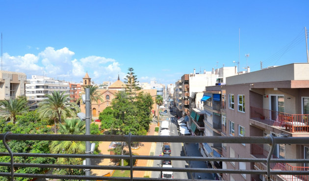 Apartment / flat - Resale - Torrevieja - Centro