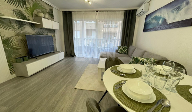 Apartment / flat - Resale - Torrevieja - Centro