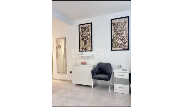 Apartment / flat - Resale - Torrevieja - Centro