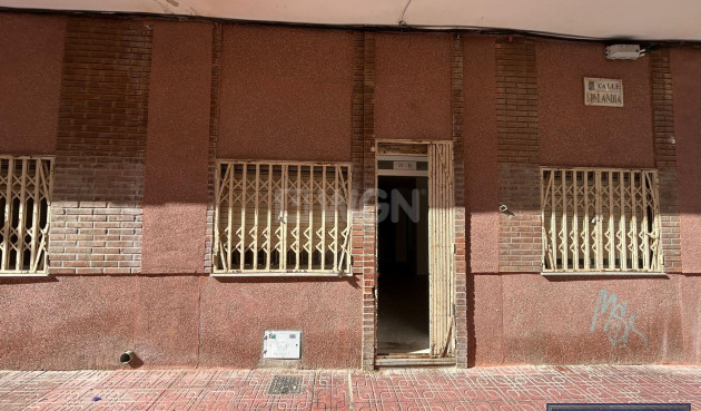 Apartment / flat - Resale - Torrevieja - Centro