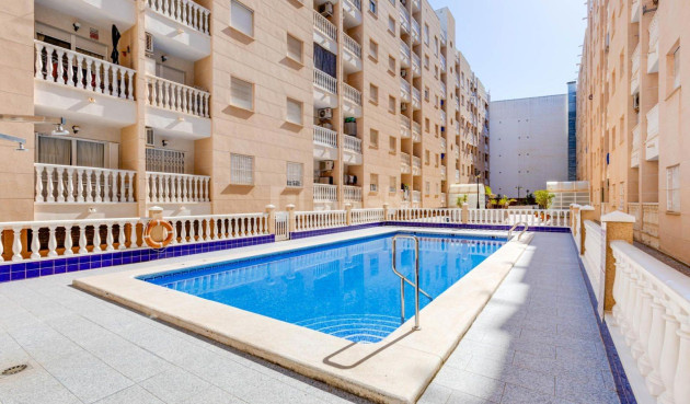 Apartment / flat - Resale - Torrevieja - Centro
