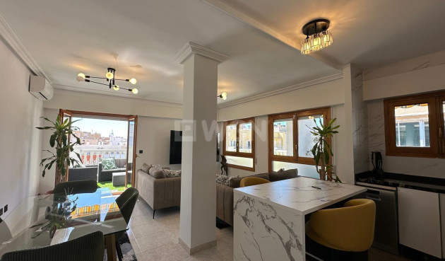 Apartment / flat - Resale - Torrevieja - Centro