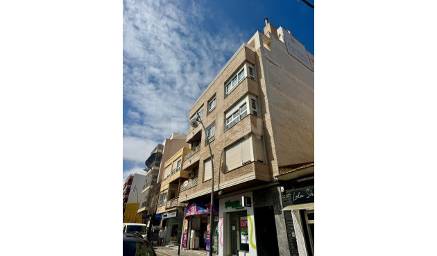 Apartment / flat - Resale - Torrevieja - Centro