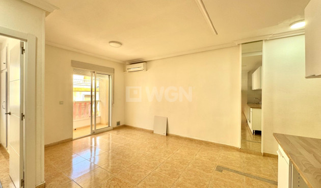 Apartment / flat - Resale - Torrevieja - Centro