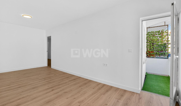 Apartment / flat - Resale - Torrevieja - Centro