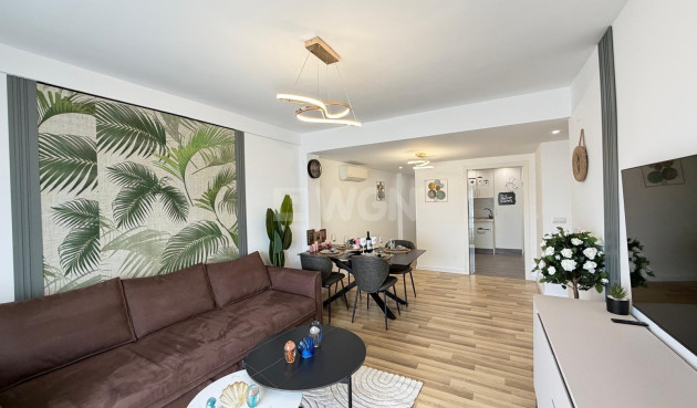 Apartment / flat - Resale - Torrevieja - Centro
