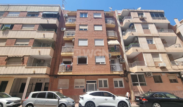Apartment / flat - Resale - Torrevieja - Centro