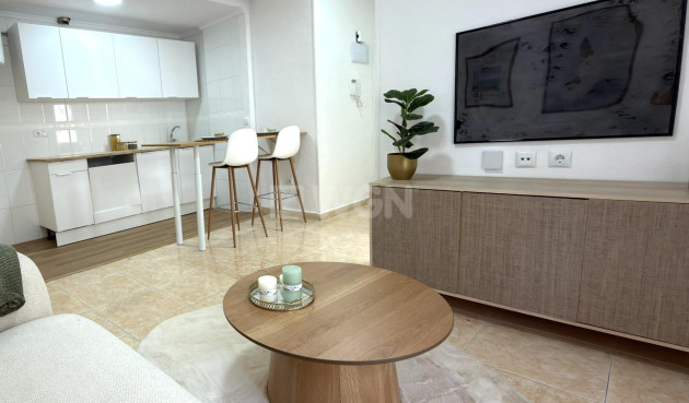 Apartment / flat - Resale - Torrevieja - Centro