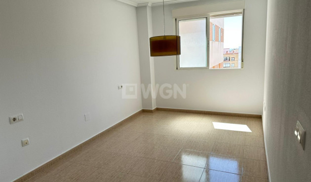 Apartment / flat - Resale - Torrevieja - Centro