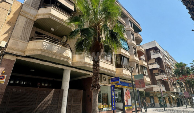 Apartment / flat - Resale - Torrevieja - Centro