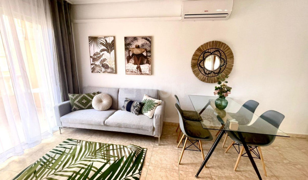 Apartment / flat - Resale - Torrevieja - Centro