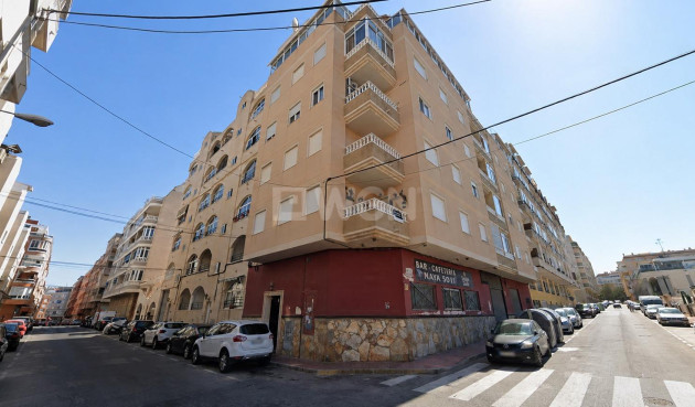 Apartment / flat - Resale - Torrevieja - Centro
