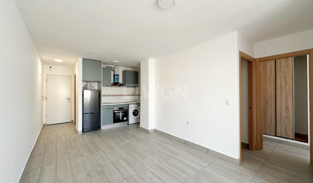 Apartment / flat - Resale - Torrevieja - Centro
