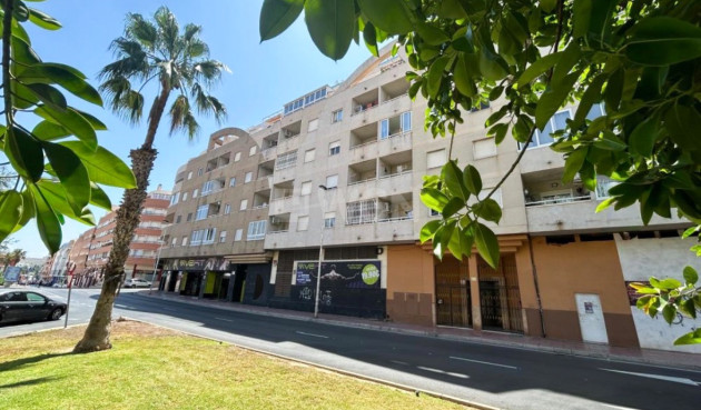Apartment / flat - Resale - Torrevieja - Costa Blanca