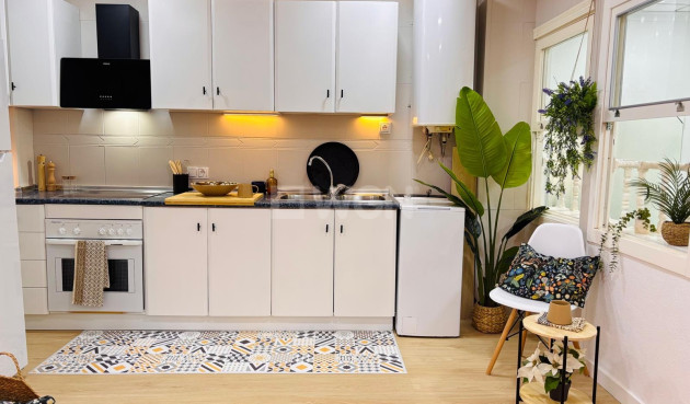 Apartment / flat - Resale - Torrevieja - Costa Blanca