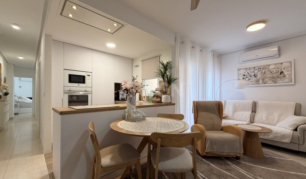 Apartment / flat - Resale - Torrevieja - Costa Blanca