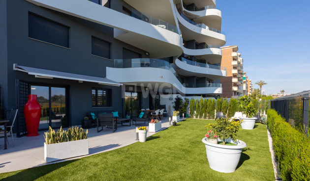 Apartment / flat - Resale - Torrevieja - Costa Blanca