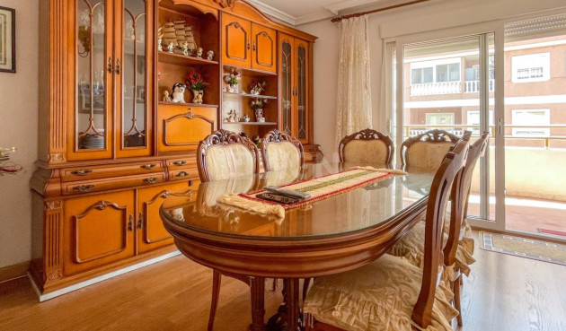Apartment / flat - Resale - Torrevieja - Costa Blanca