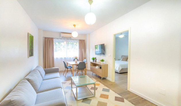 Apartment / flat - Resale - Torrevieja - Estacion De Autobuses