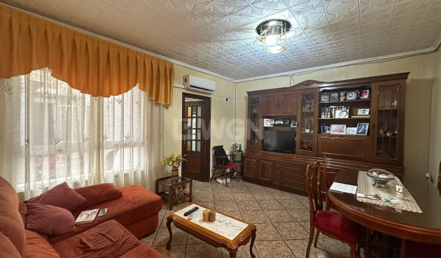 Apartment / flat - Resale - Torrevieja - Estacion De Autobuses