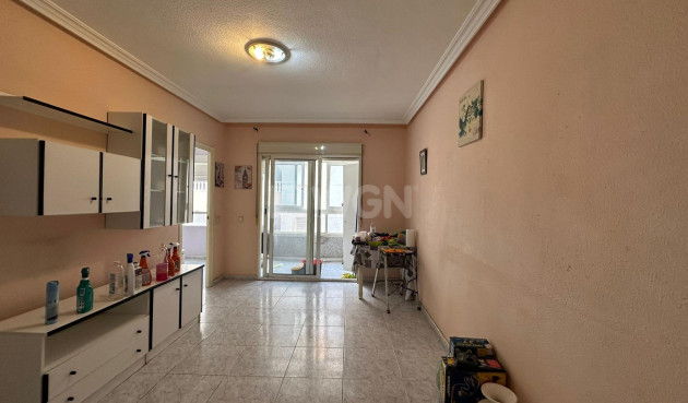 Apartment / flat - Resale - Torrevieja - Estacion De Autobuses