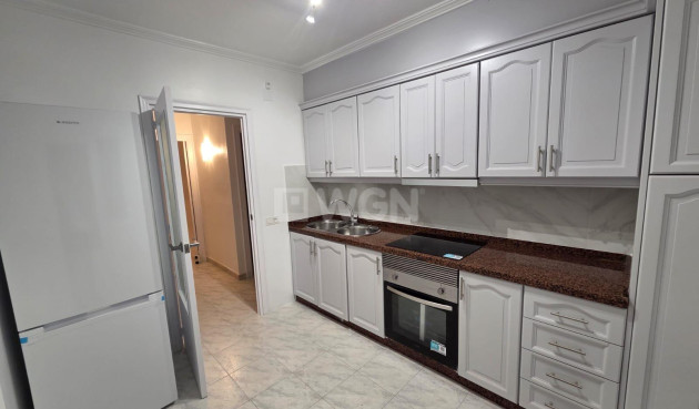 Apartment / flat - Resale - Torrevieja - Estacion De Autobuses