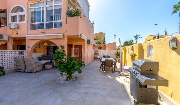 Apartment / flat - Resale - Torrevieja - La Rosaleda