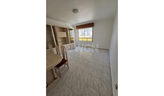 Apartment / flat - Resale - Torrevieja - Las Piscinas Naturales