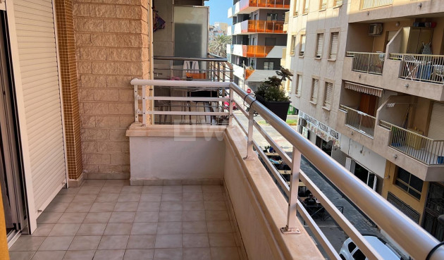 Apartment / flat - Resale - Torrevieja - Playa de los Locos