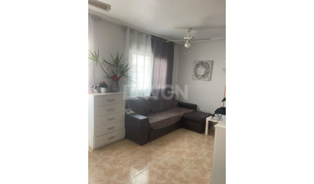 Apartment / flat - Resale - Torrevieja - Playa de los Locos