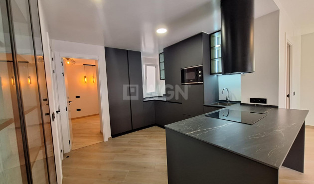 Apartment / flat - Resale - Torrevieja - Playa de los Locos