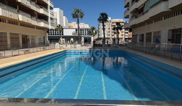 Apartment / flat - Resale - Torrevieja - Playa del Acequión