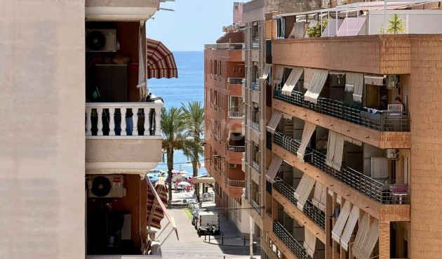 Apartment / flat - Resale - Torrevieja - Playa del Cura