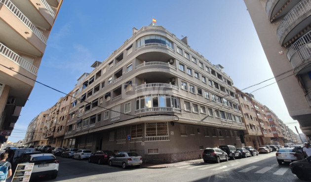 Apartment / flat - Resale - Torrevieja - Playa del Cura