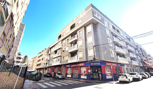 Apartment / flat - Resale - Torrevieja - Playa del Cura