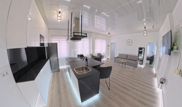 Apartment / flat - Resale - Torrevieja - Playa del Cura