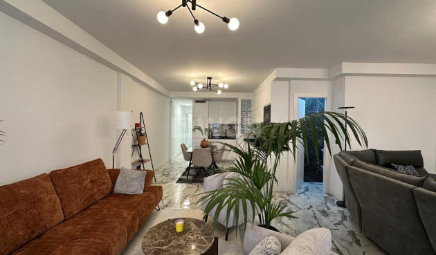 Apartment / flat - Resale - Torrevieja - Playa del Cura