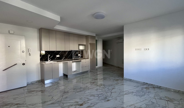 Apartment / flat - Resale - Torrevieja - PLAYA LOS LOCOS