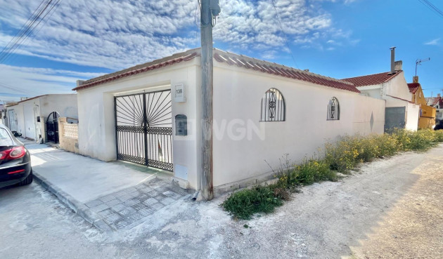 Bungalow - Odsprzedaż - Torrevieja - La Siesta - El Salado - Torreta