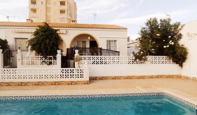 Bungalow - Odsprzedaż - Torrevieja - Nueva Torrevieja