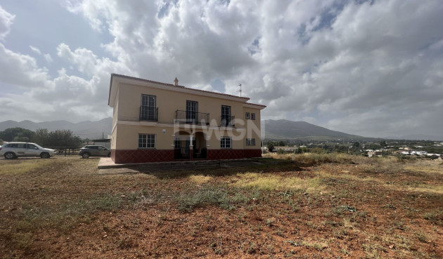 Country House - Odsprzedaż - Alhaurín de la Torre - Inland