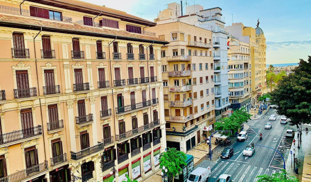 Mieszkanie w bloku - Odsprzedaż - Alicante - Plaza De Toros - Mercado Central