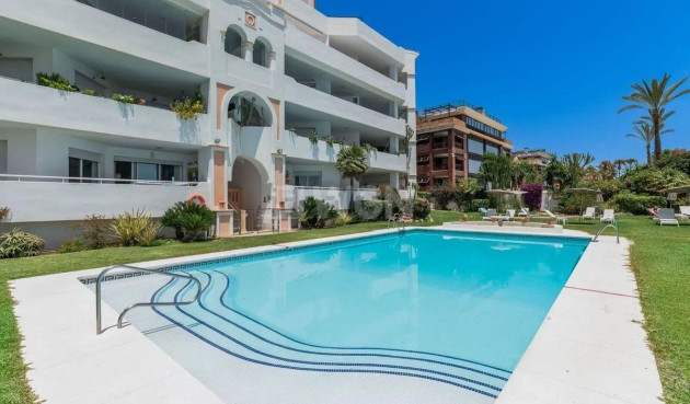 Mieszkanie w bloku - Odsprzedaż - Marbella - Puerto Banus