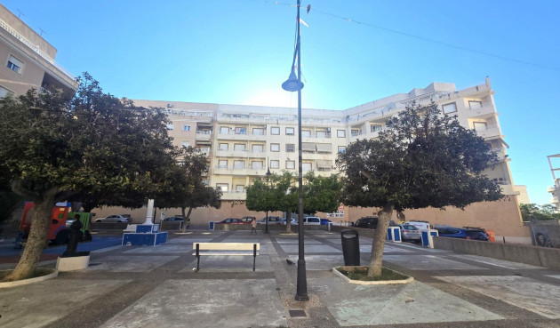 Mieszkanie w bloku - Odsprzedaż - Torrevieja - 33152